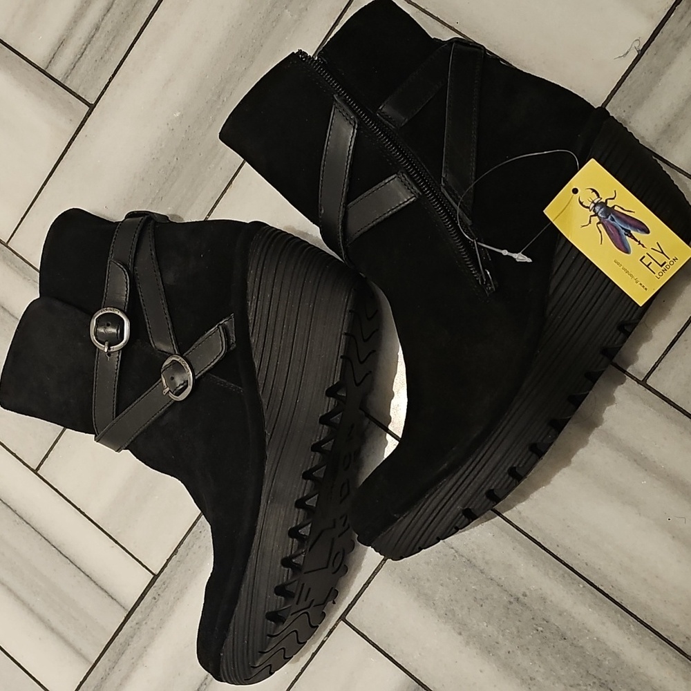 FLY LONDON Yemo Boots NWT Sz 38